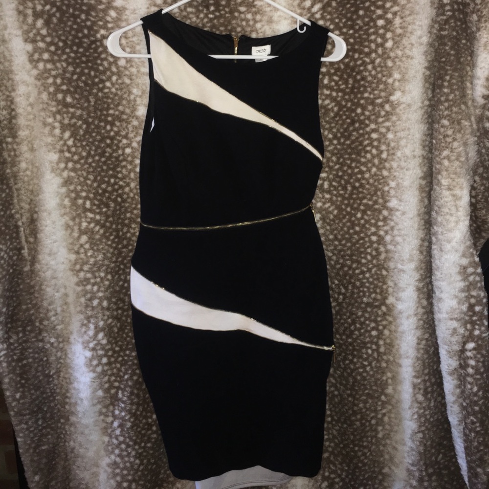 Black & white cache cocktail dress