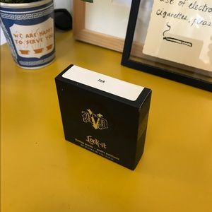 Kat Von D Blotting Powder in fair