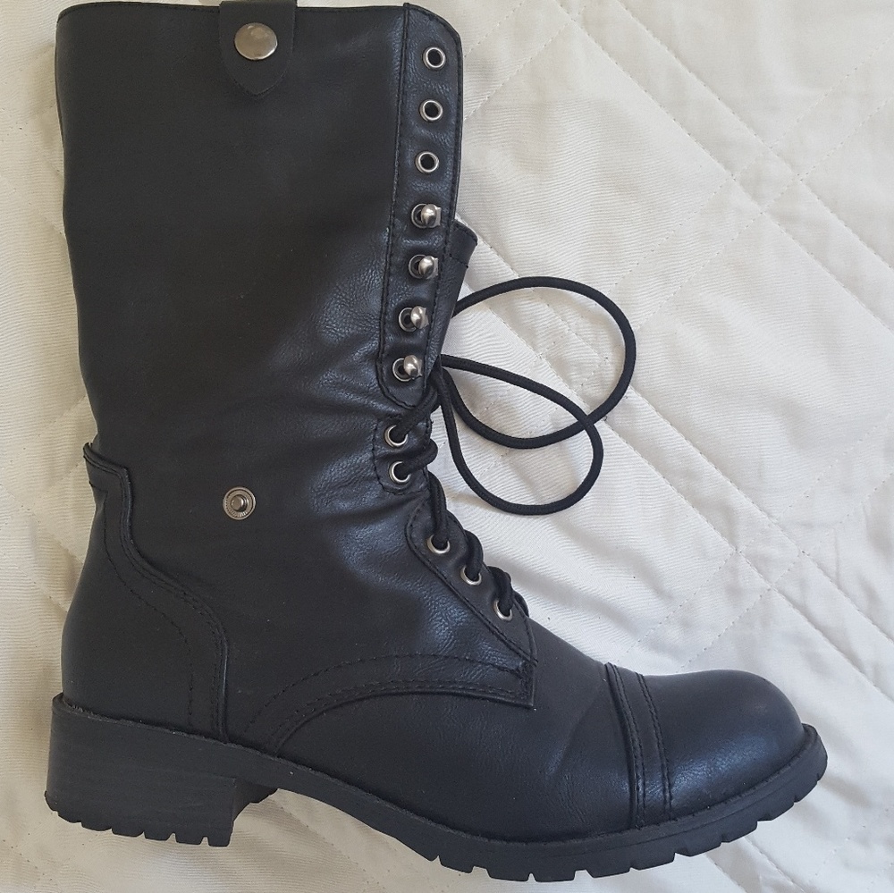 Deb size 9 Convertible Combat Boots