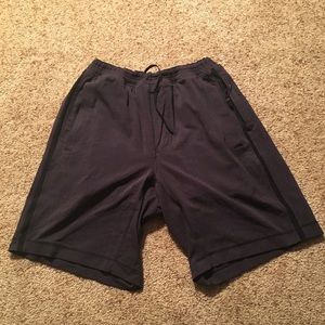 Lululemon shorts size medium