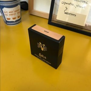 Kat Von D Blotting Powder in Medium