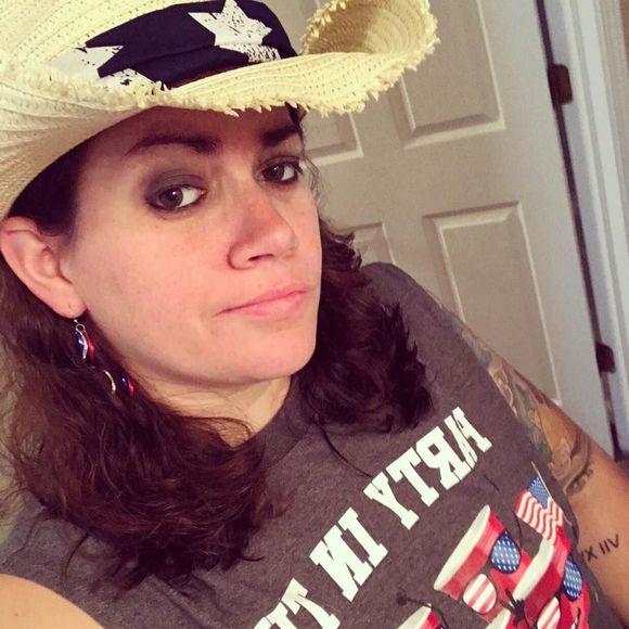 Meet your Posher, Jayne - Picture 1 of 1