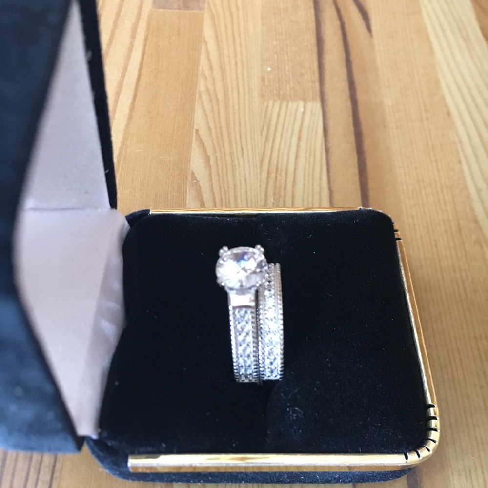 2ct Diamonique Wedding Ring Set
Sterling Silver