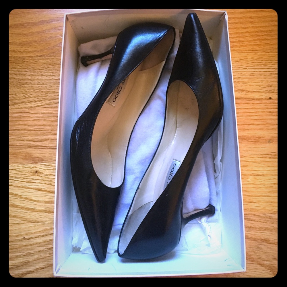 Jimmy Choo black leather "Devon" classic pump