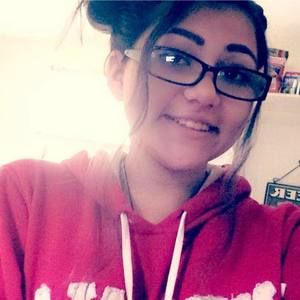 Meet your Posher, Evania