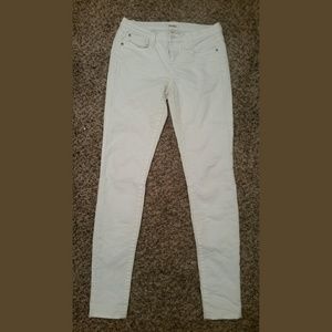 Mudd white skinny jeans