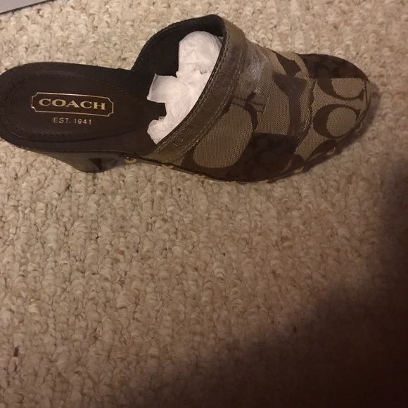 Genuine Coach Clogs size 7.5 brand new never worn - Picture 7 of 7