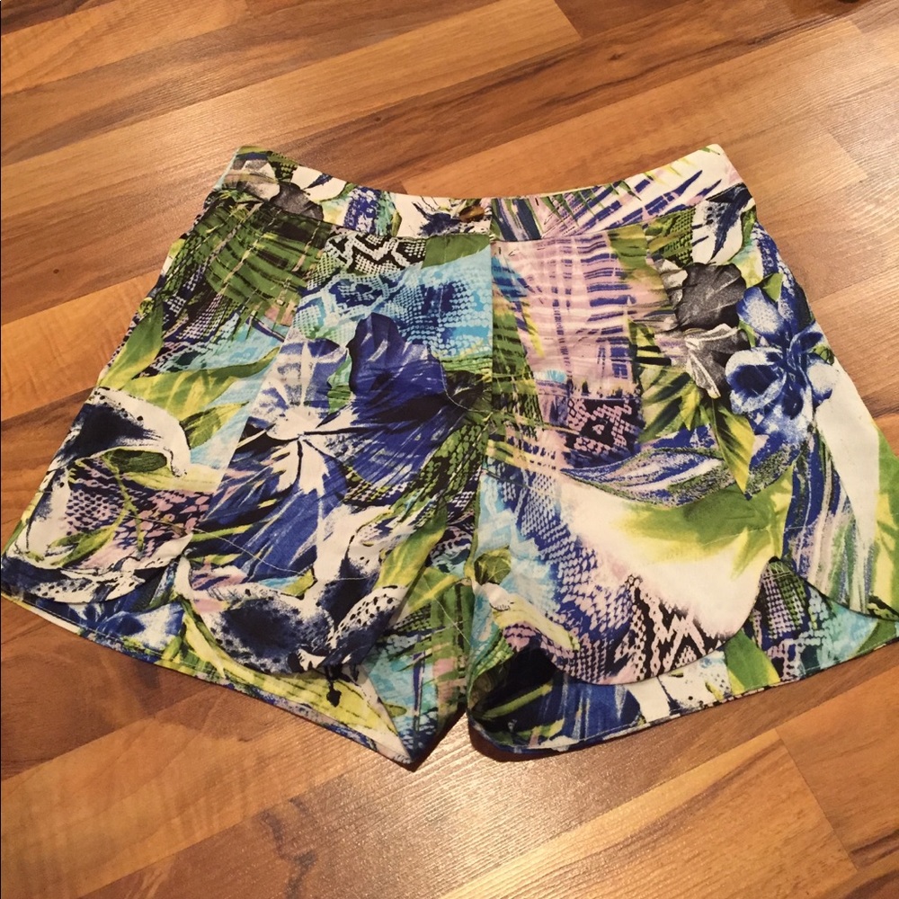 High waisted dressy short
