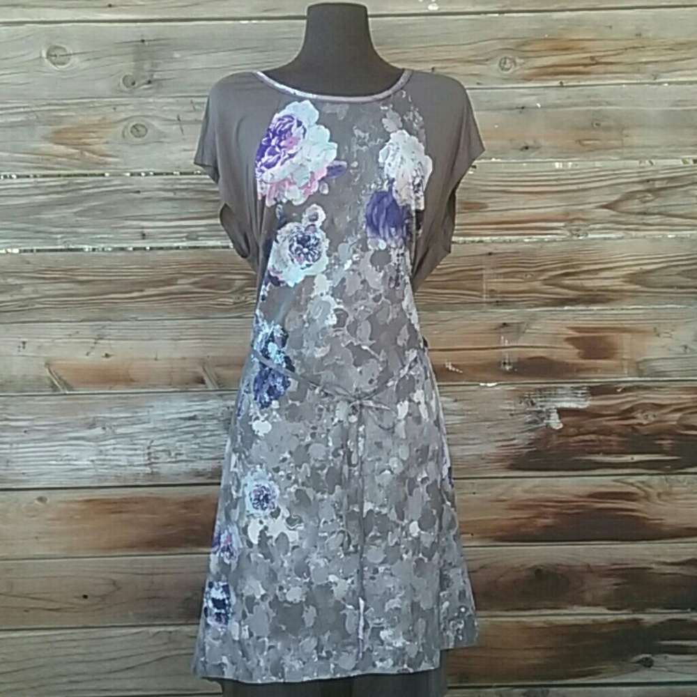 Vera Wang size XL on sale 8/11 to 8/13