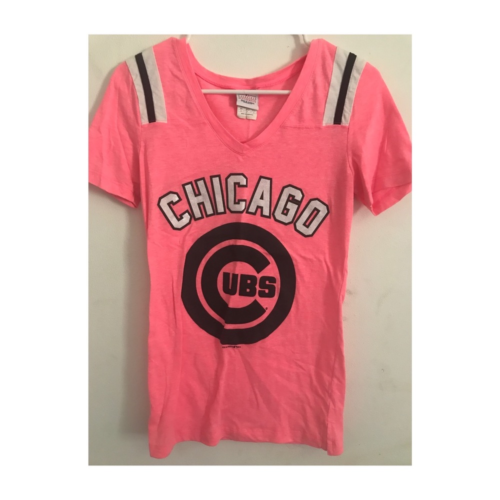 Pink Chicago Cubs shirt
