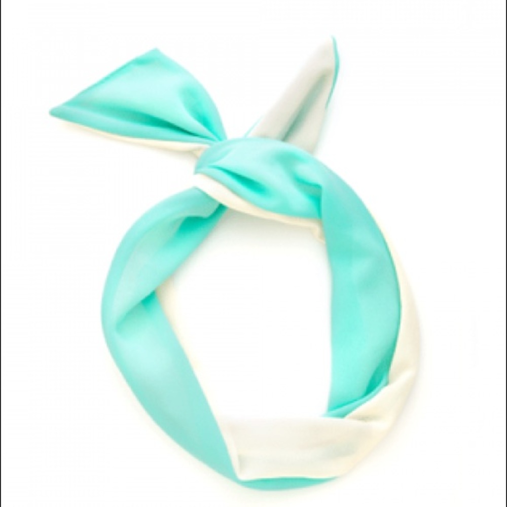 Ban.do twist headband