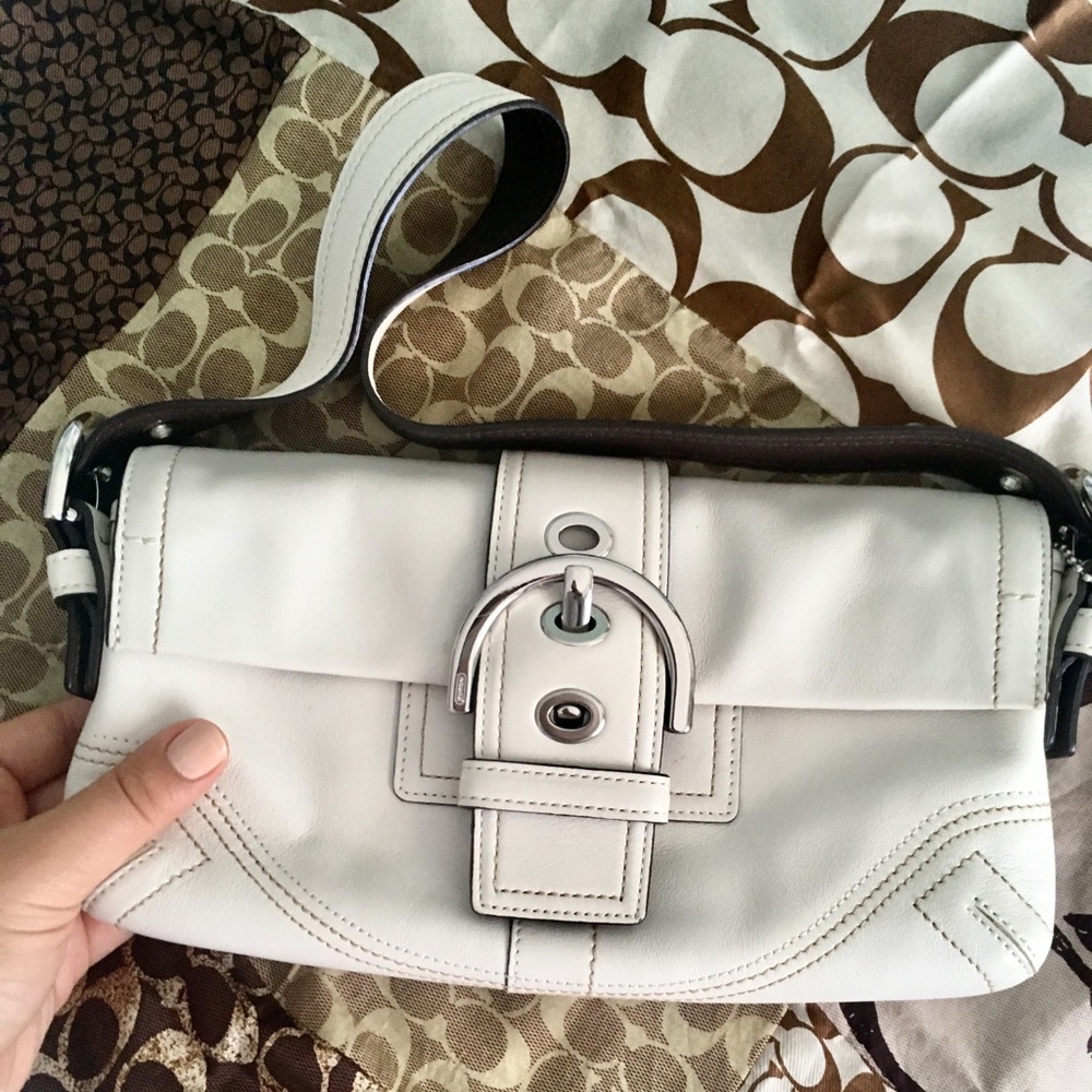 🌹NWOT COACH WHITE PEBBLE LEATHER FRONT POCKET BAG