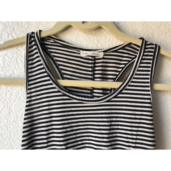 ❗️BUNDLE SALE 15% ‼️ -Striped High/Low Maxi Dress - Picture 2 of 4