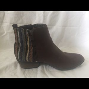 Madden Girl brown booty