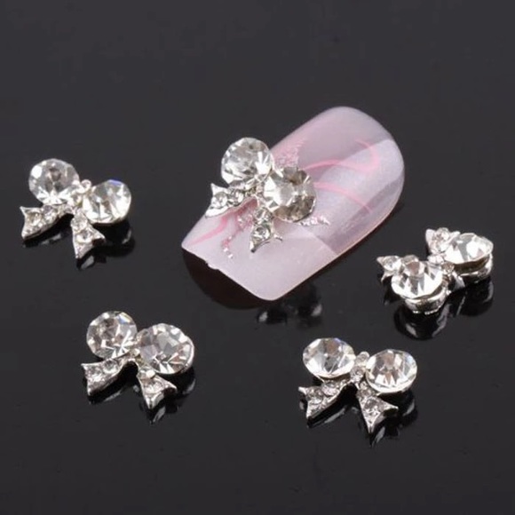20 PC Rhinestone Bow Tie 3D Nail Decorations - Picture 1 of 3