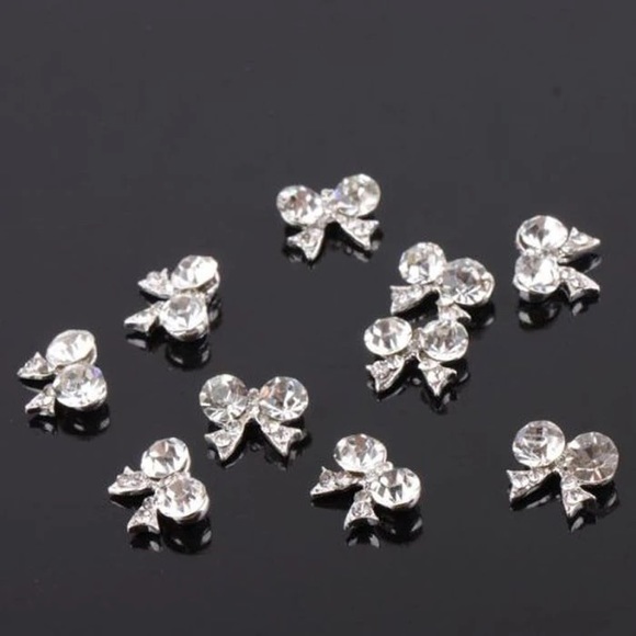 20 PC Rhinestone Bow Tie 3D Nail Decorations - Picture 2 of 3