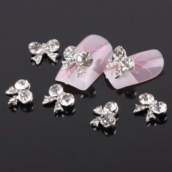 20 PC Rhinestone Bow Tie 3D Nail Decorations - Picture 3 of 3