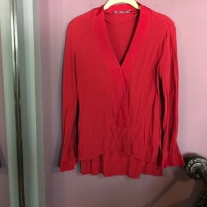 🔴DONATING SOON!! Red zara blouse