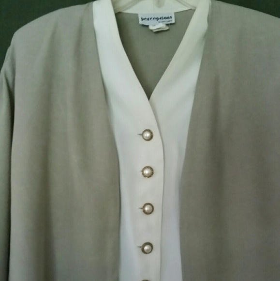 Blazer - Picture 4 of 4