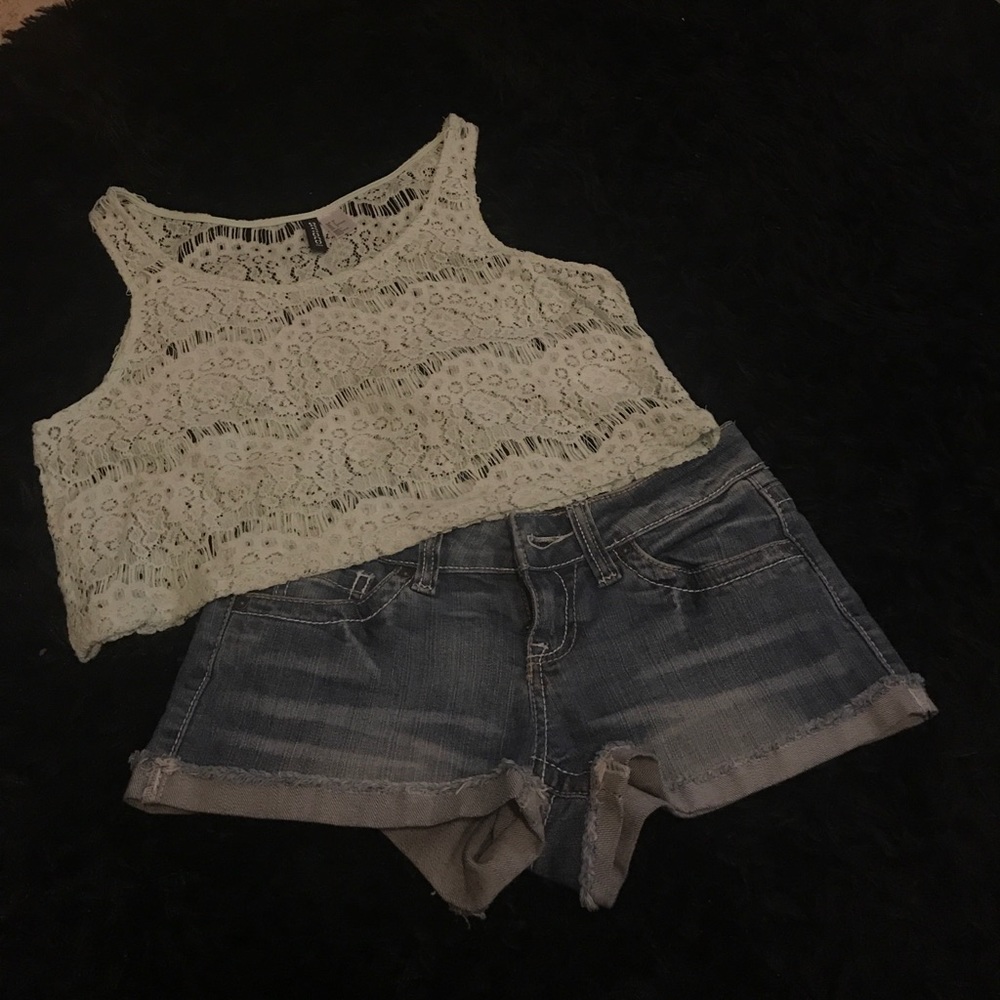 BUNDLE!!! Tank top and Shorts - Picture 1 of 3