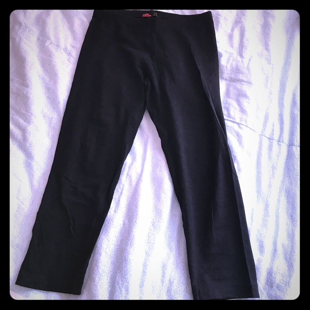 Cropped black leggings