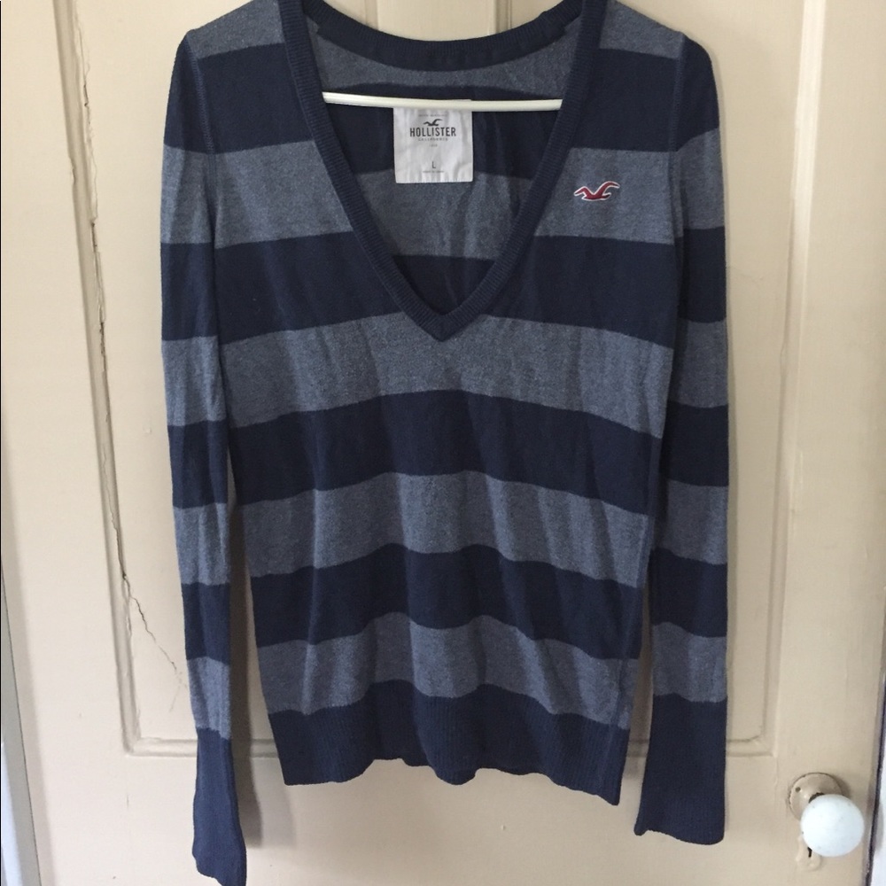 Hollister sweater