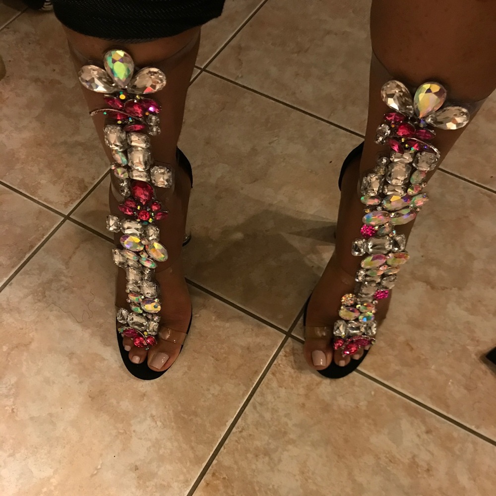 Ooh So Stoned Bejeweled Rhinestoned Heels Size 10