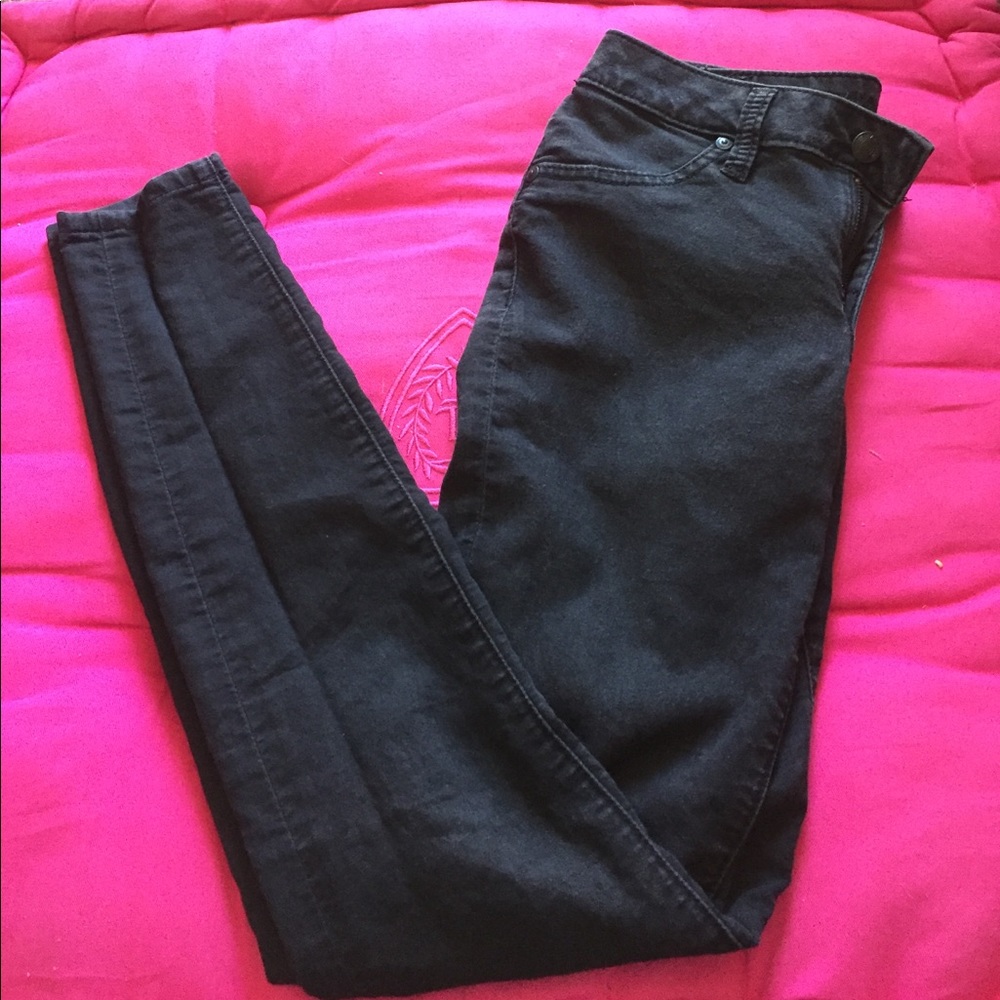 Black skinny jeans