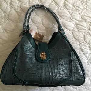 Madi Claire leather purse