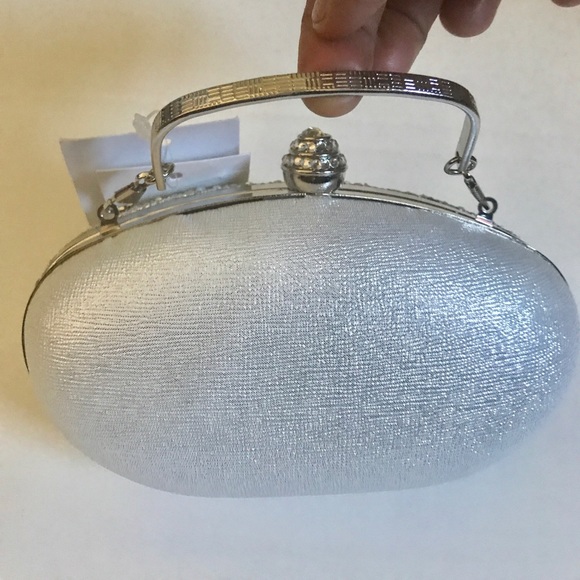 🎉Just In🎉 Holiday Crossbody Clutch - Picture 6 of 8