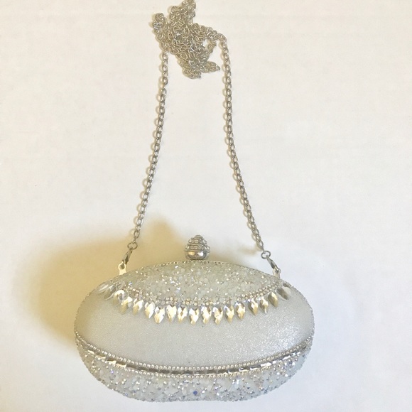 🎉Just In🎉 Holiday Crossbody Clutch - Picture 7 of 8