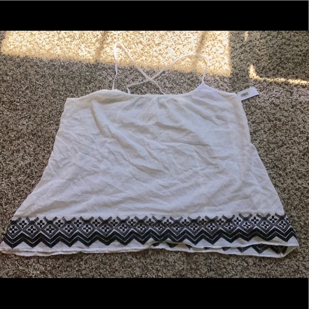 NWT OLD NAVY FLOWY TANK SIZE LARGE