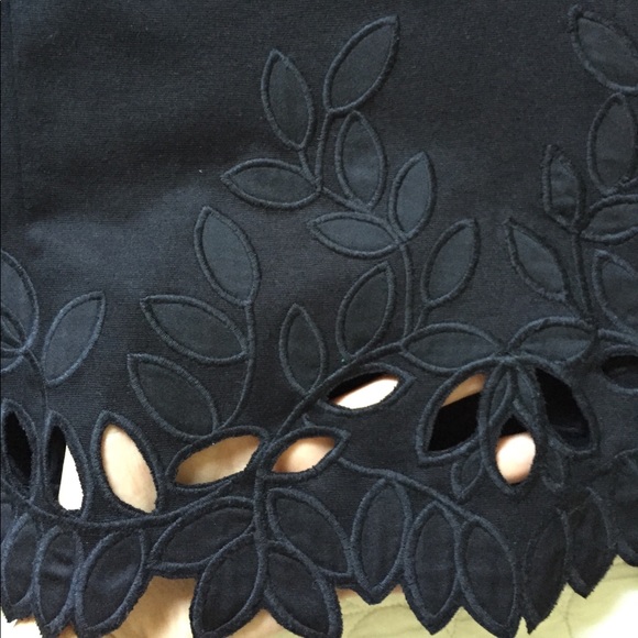 NWOT H&M Black Shift Dress Scallop Floral Large - Picture 2 of 6