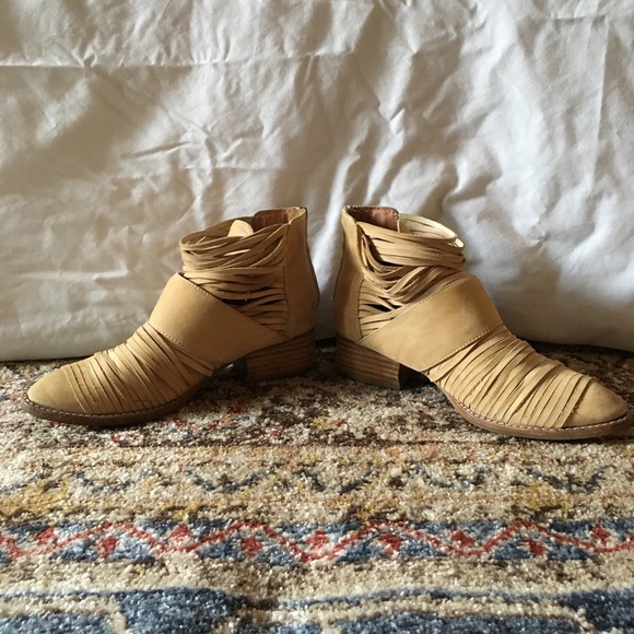 Jeffrey Campbell Isley Bootie - Picture 2 of 4