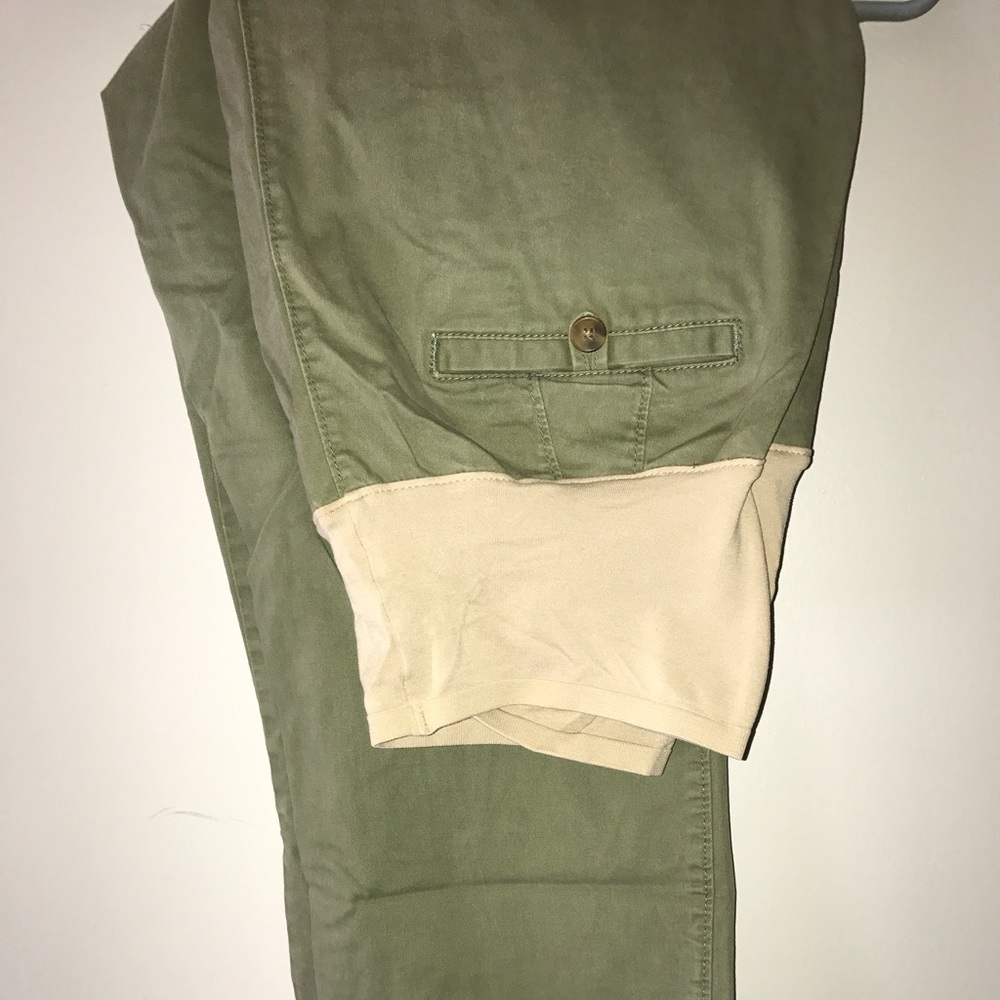 Olive maternity capris EUC