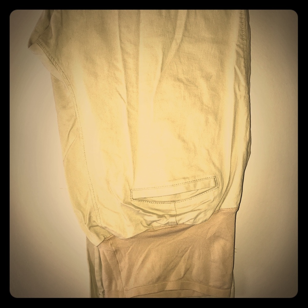 Maternity khakis EUC