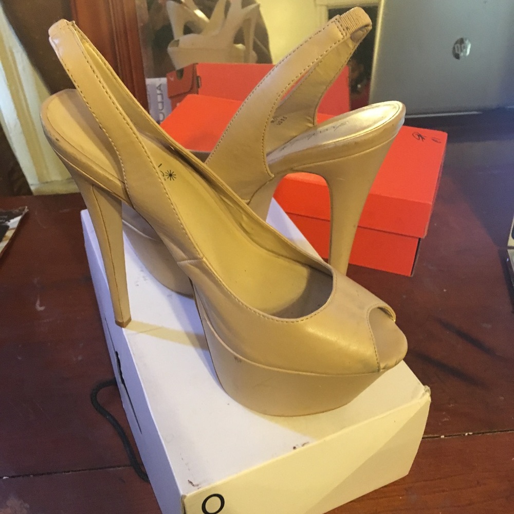 Peep toe platforms