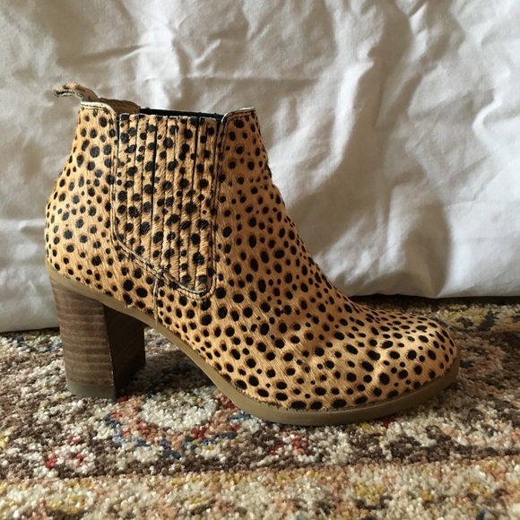 Leopard print heeled ankle booties - Picture 1 of 6