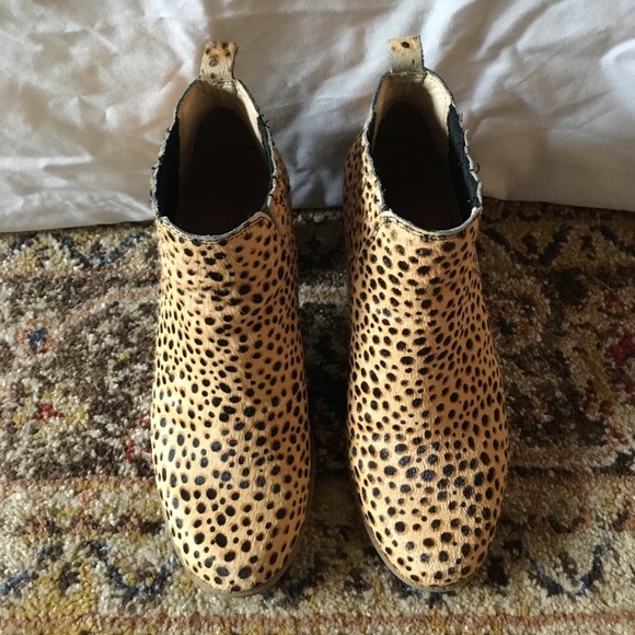 Leopard print heeled ankle booties - Picture 3 of 6