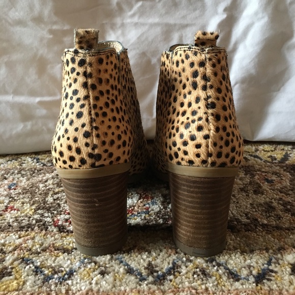 Leopard print heeled ankle booties - Picture 5 of 6