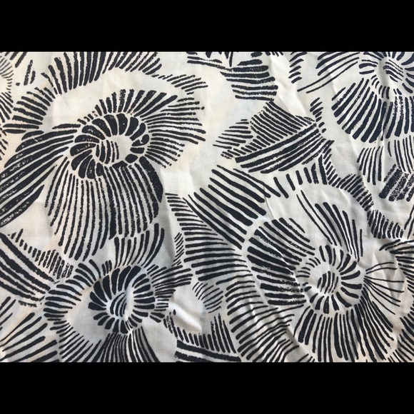 ‼️Old Navy tank‼️ - Picture 2 of 4