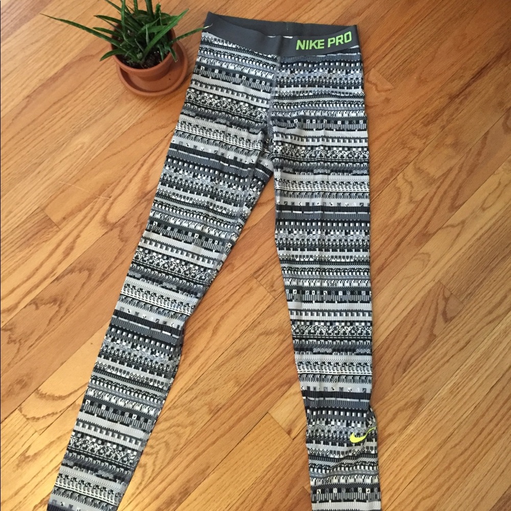 Nike PRO Workout Leggings