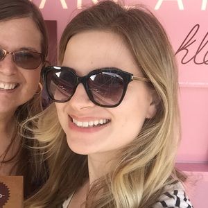 Meet your Posher, Sara