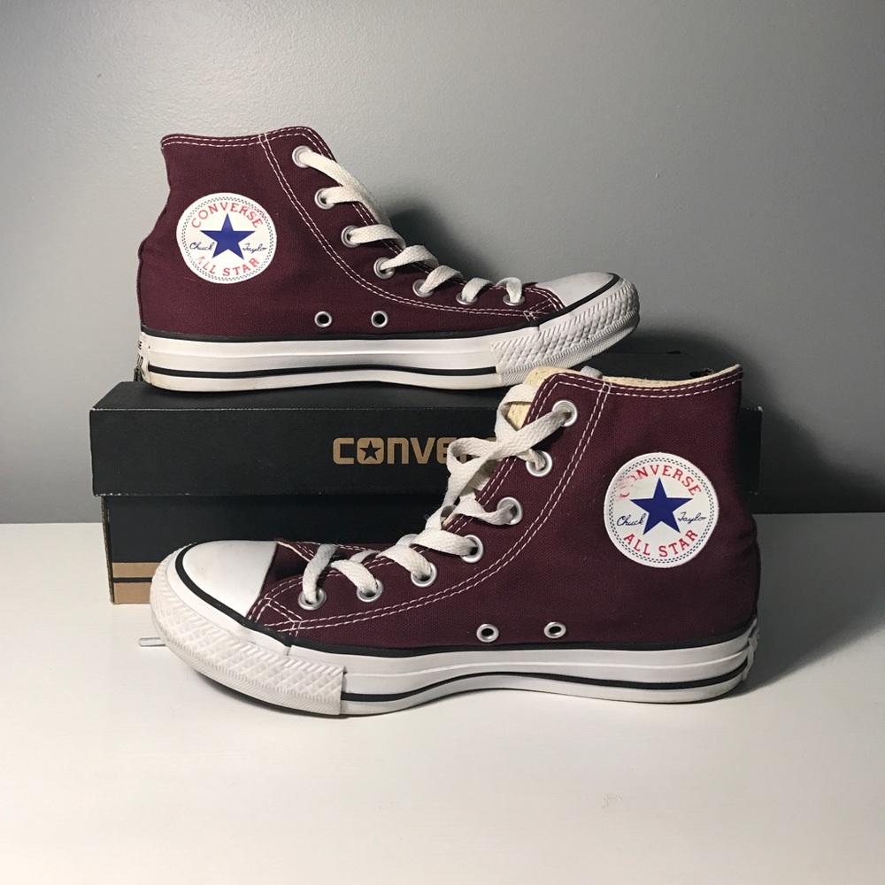 ❤️ Maroon high top converse ❤️