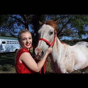 Meet your Posher, Olivia