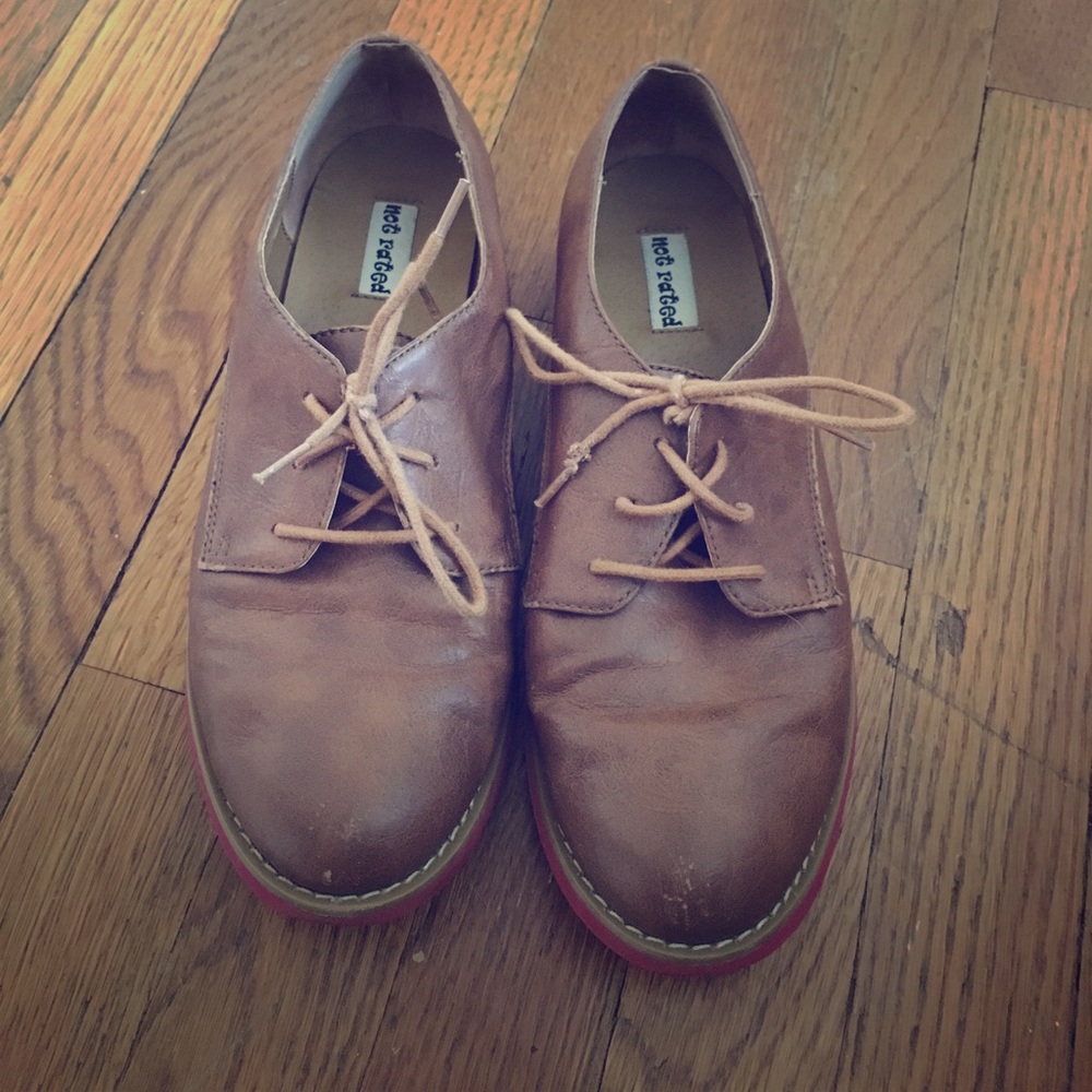 Faux leather clarkson shoes