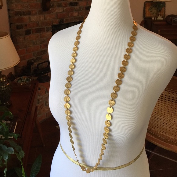 Necklace and earrings - Picture 3 of 5