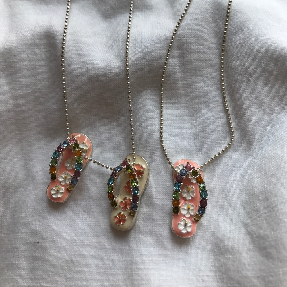 Cute sparkly flip flop necklace!