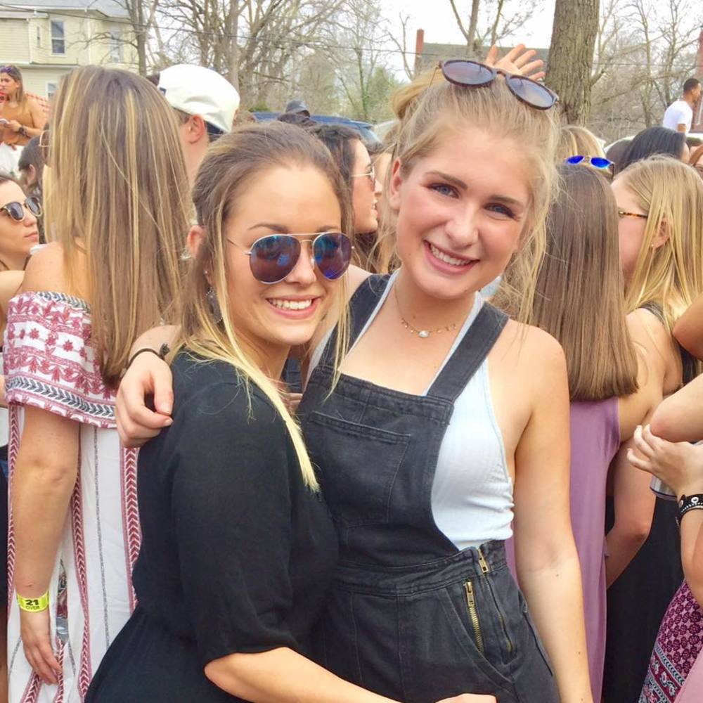 Meet your Posher, Caroline