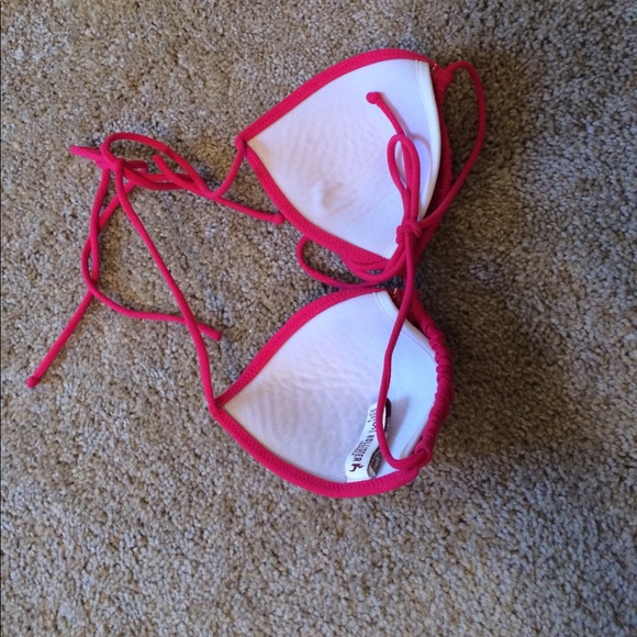 Pink hollister triangle bikini - Picture 2 of 6